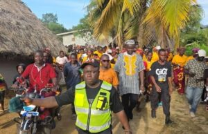 Rep. Fahnbulleh Honored by Ku-Far-Neai Women’s Group in Yarbaryon Clan