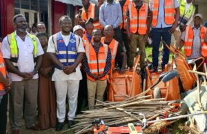 Monrovia Mayor Siafa Donates Cleaning Equipment to Multiple Townships, Strengthens Local Government Collaboration